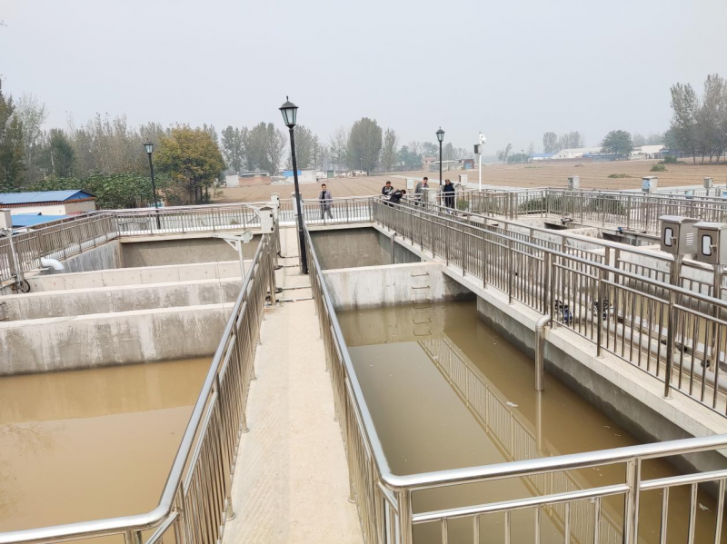 慶祝(zhu)公司(si)濮(pu)陽(yang)汚(wu)水處理(li)項(xiang)目(mu)註(zhu)水投(tou)入(ru)使(shi)用