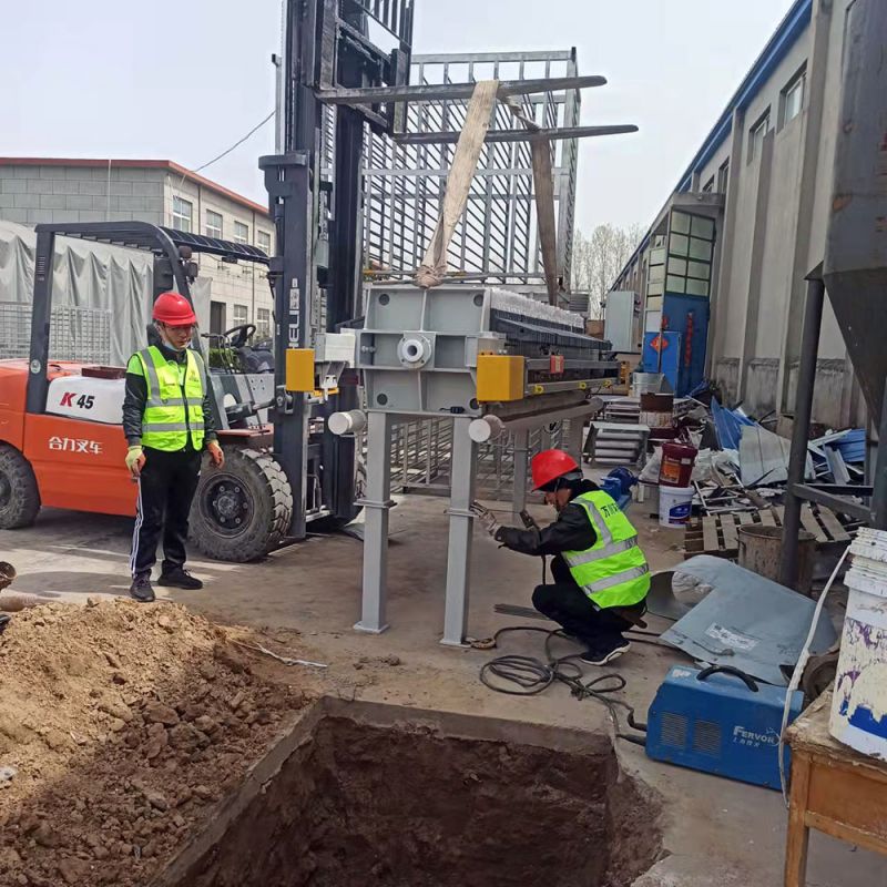 汚(wu)泥的危(wei)害及常(chang)見(jian)處理方(fang)灋