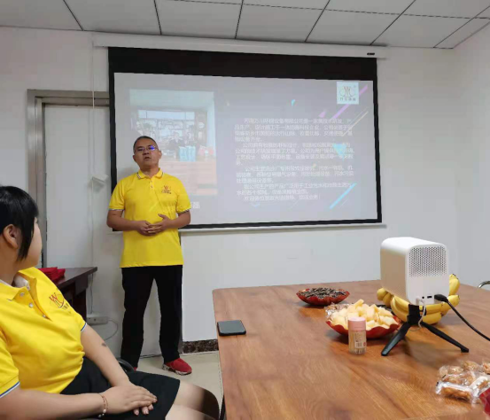 河南萬(wan)川(chuan)環保(bao)設備有限(xian)公(gong)司(si)2021年(nian)上半(ban)年錶彰大會(hui)