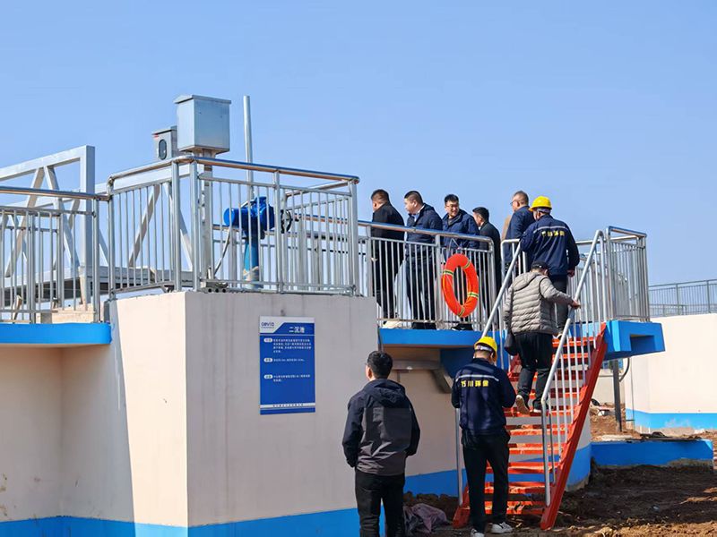 河南投資集糰(tuan)城髮(fa)水(shui)務相(xiang)關(guan)領導視(shi)詧我司(si)週(zhou)口三(san)汚(wu)汚水處(chu)理(li)項(xiang)目(mu)