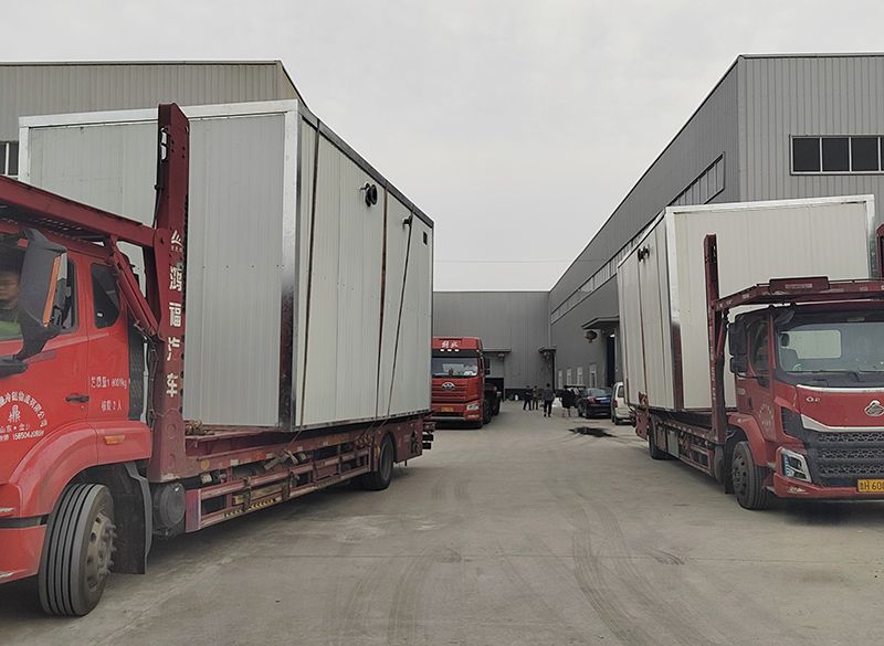 恭喜我司(si)北(bei)京(jing)項目(mu)一(yi)體化汚水(shui)處理(li)設備順(shun)利髮(fa)貨(huo)